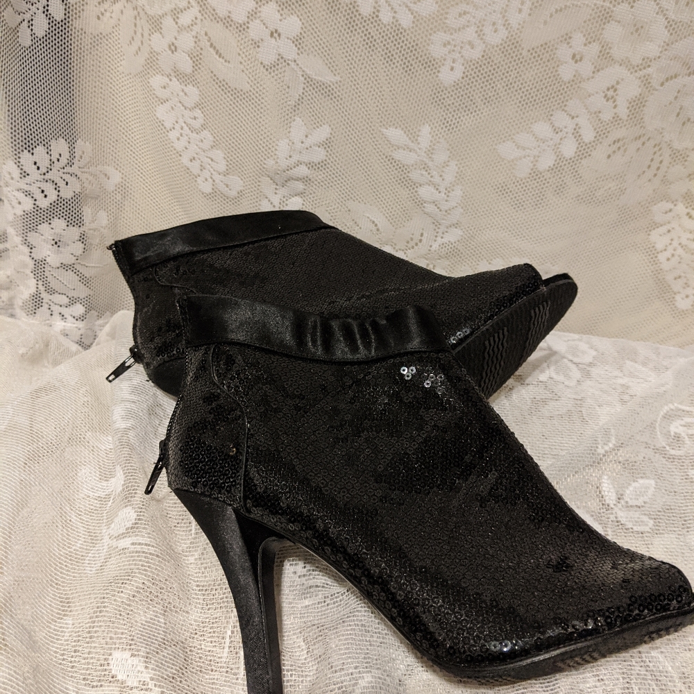 Metaphor booties